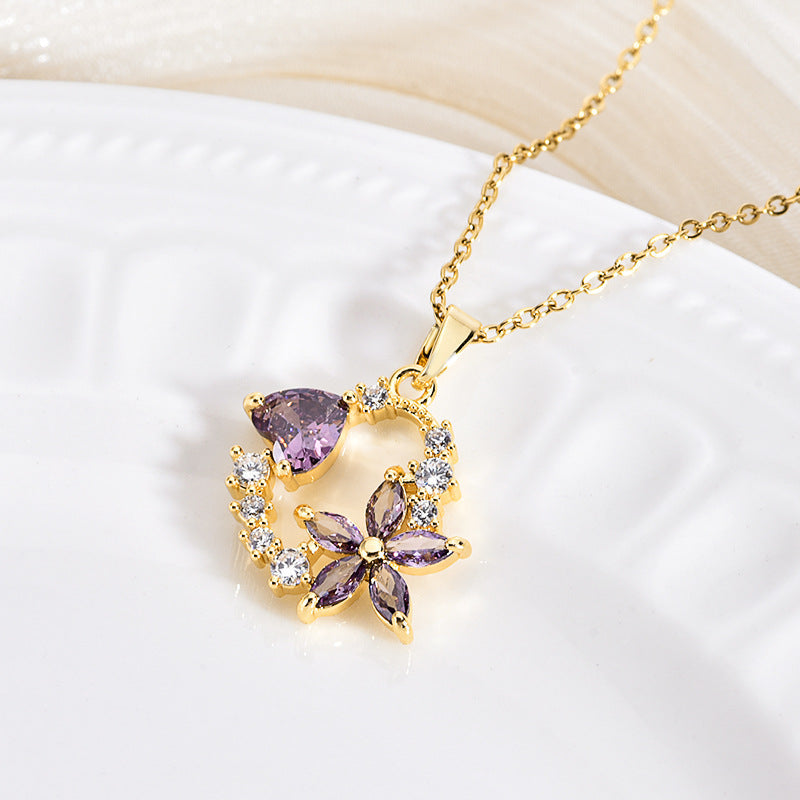 Halia™ Collar Corazón en Flor