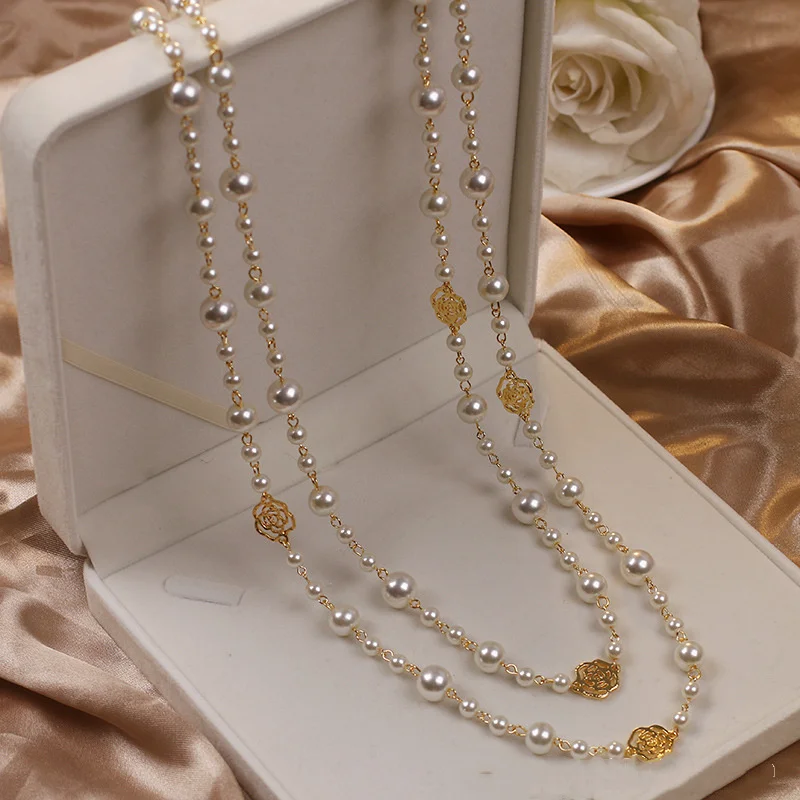 Darivienne™ Collar elegante de perlas con cadena dorada