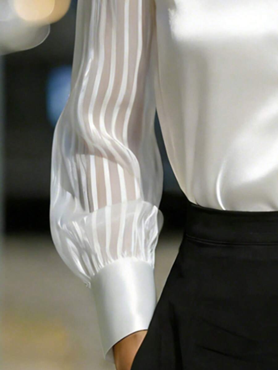 Ellery™ Blusa Elegante con Mangas Transparentes