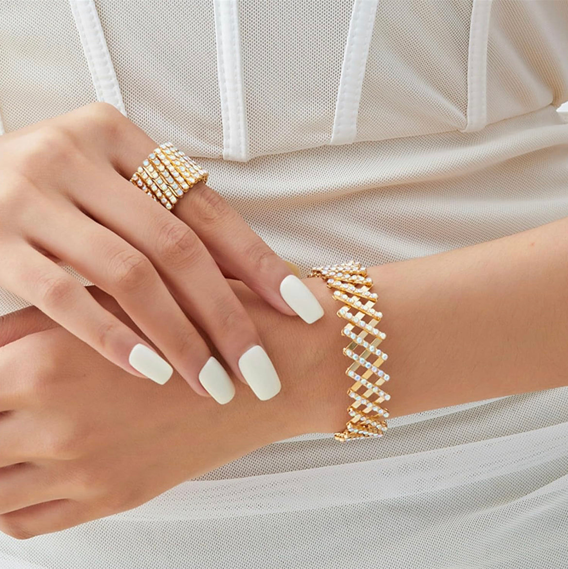 Carys™ Set de Anillo y Pulsera en Acabado Dorado Elegante