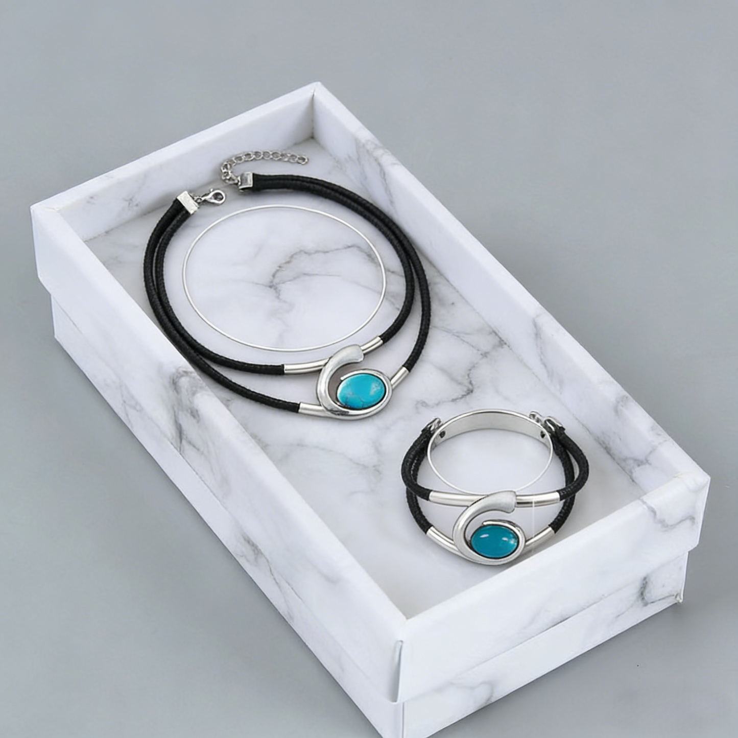Suri™ Conjunto de collar y pulsera estilo vintage boho