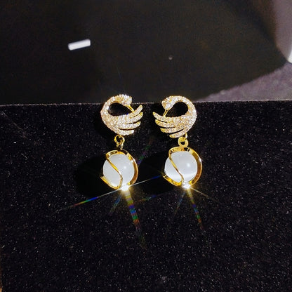 Adelina |  Aretes Colgantes Elegantes con Diseño Clásico y Sofisticado