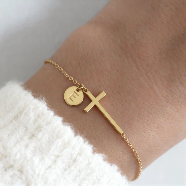 Elodryn™ Pulsera Inicial Sagrada – Cruz Personalizada
