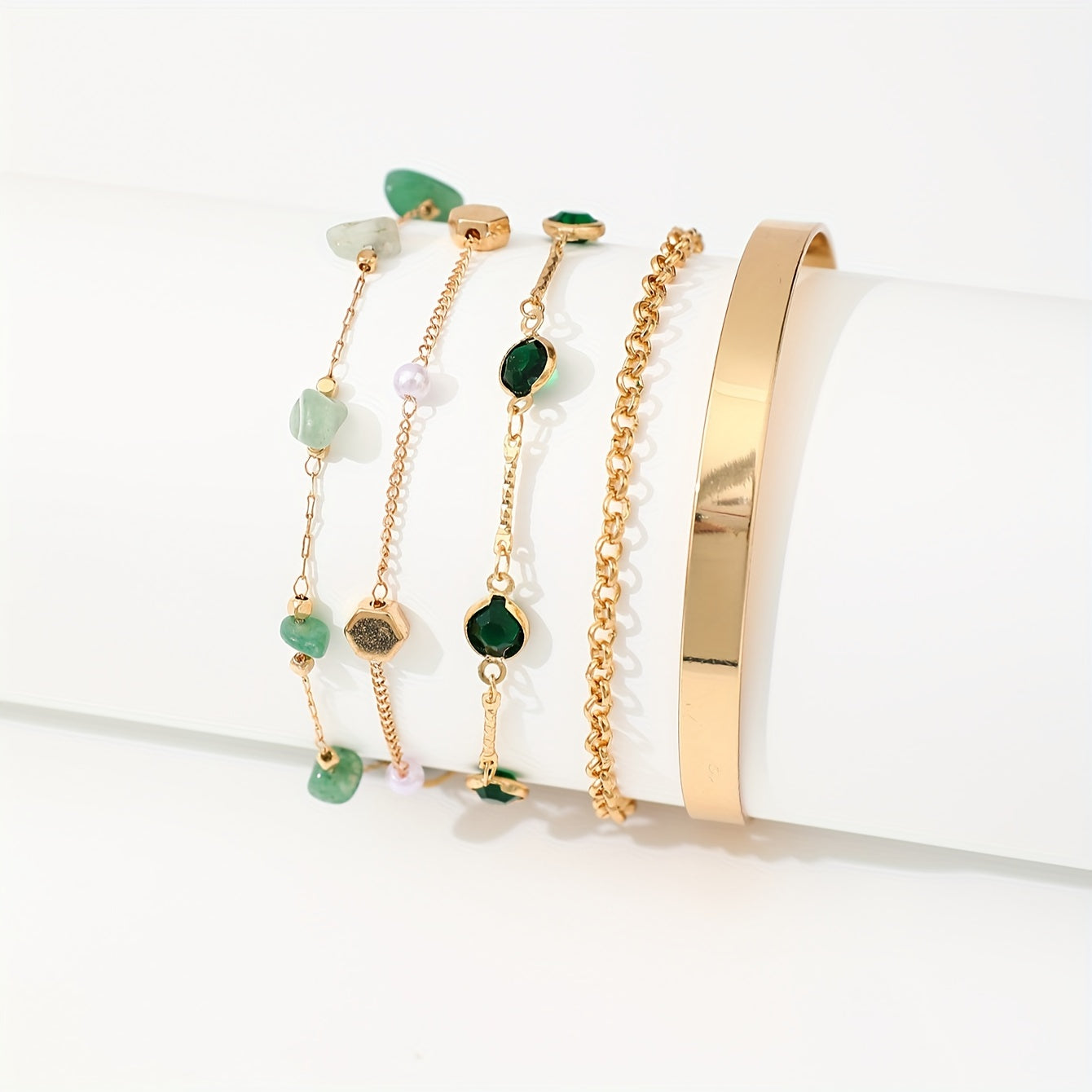 Aethique™ Set de 5 Pulseras Bohemias con Piedras Verdes y Detalles Vintage