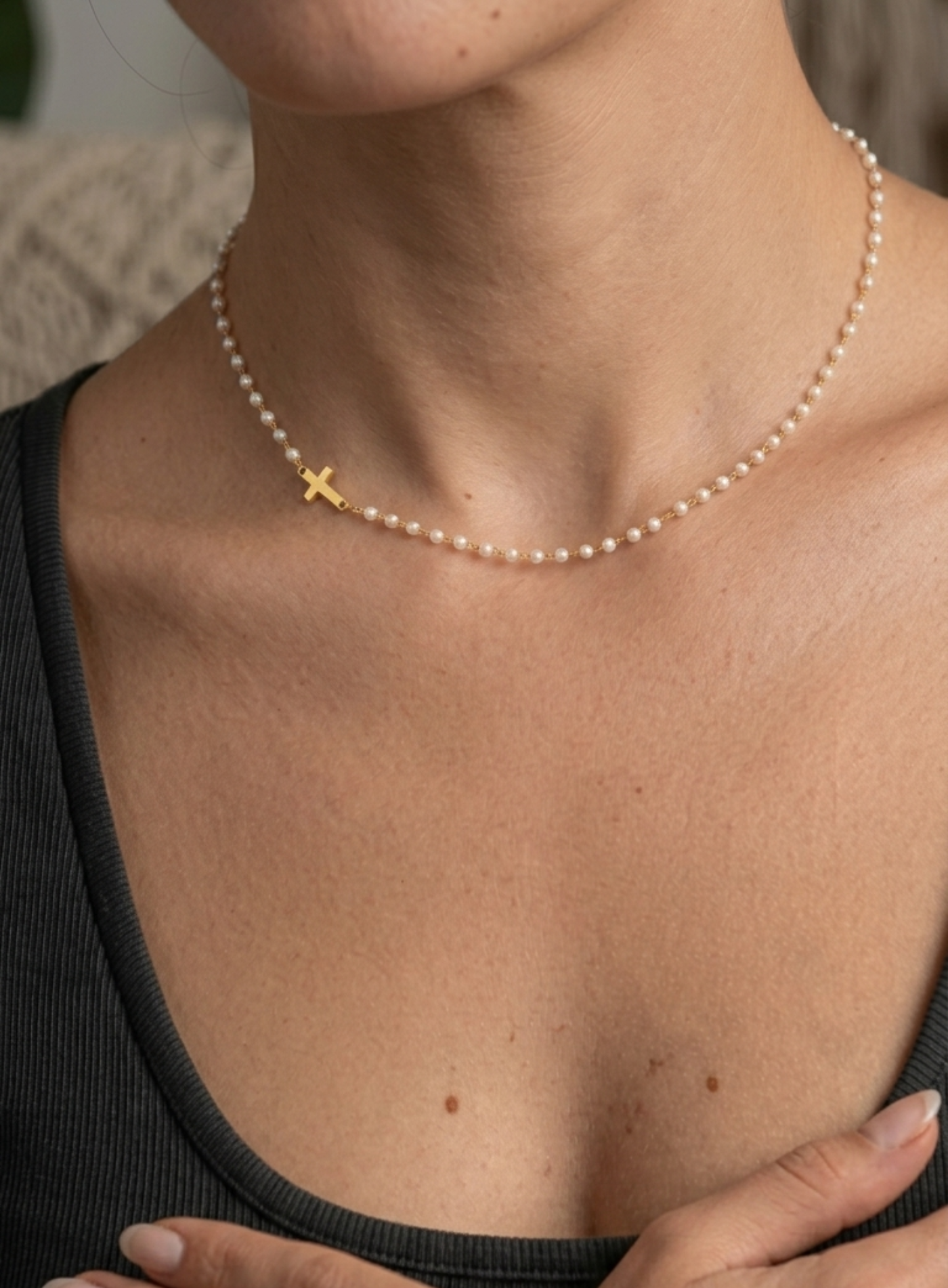 Marirae™ Collar con Cruz y Perlas