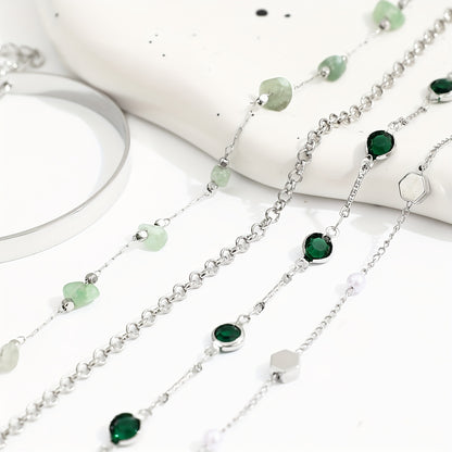 Aethique™ Set de 5 Pulseras Bohemias con Piedras Verdes y Detalles Vintage