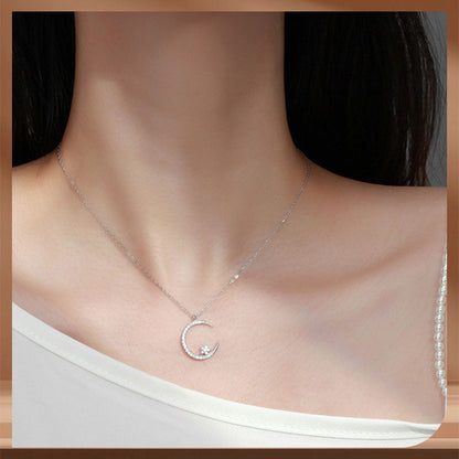 Seluné™ Collar Luna y Estrellas Luminosas