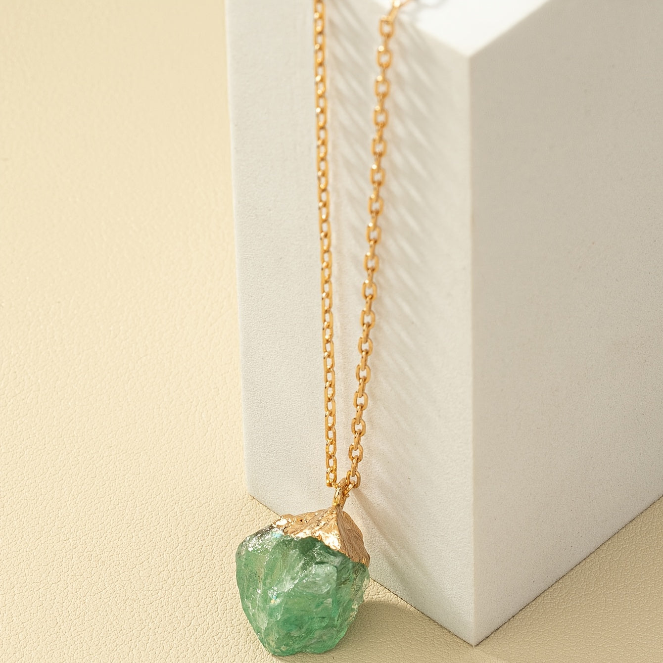 Taria™ Collar Minimalista con Colgante Irregular Bañado en Oro de 14K