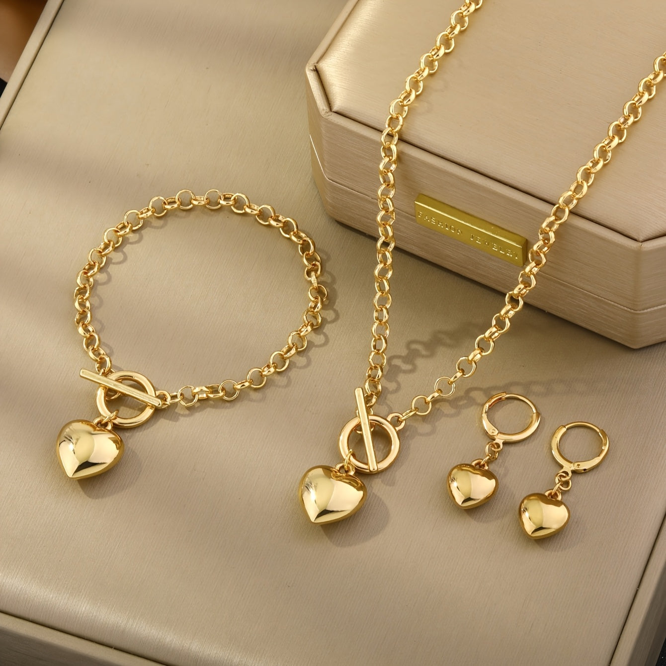 Gia™ Set de Joyería Elegante con Corazón Brillante y Acabado de Lujo