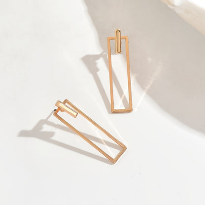 Quinleyra™ Aretes Geométricos Largos con Acabado Metálico Elegante