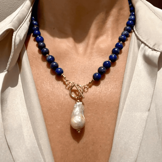 Havento™ Collar Barroco Bohemio con Perlas y Detalles Azul Marino