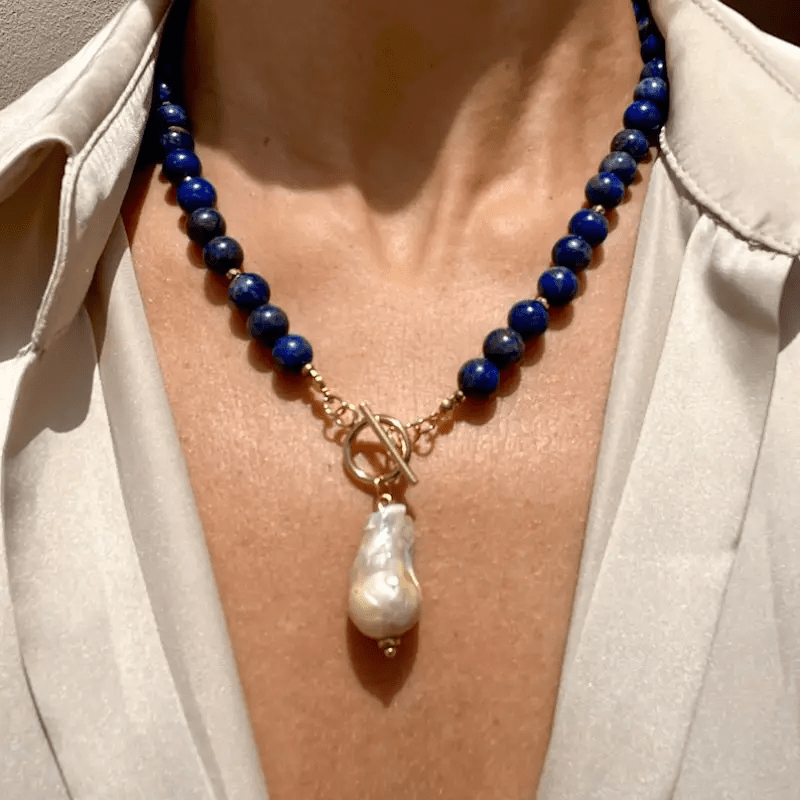 Havento™ Collar Barroco Bohemio con Perlas y Detalles Azul Marino