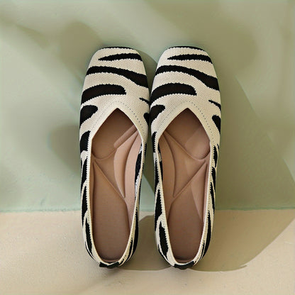 Ivara™ Flats Elegantes con Estampado Zebra y Punta Cuadrada