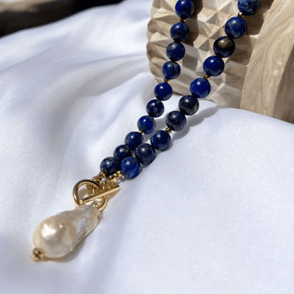 Havento™ Collar Barroco Bohemio con Perlas y Detalles Azul Marino
