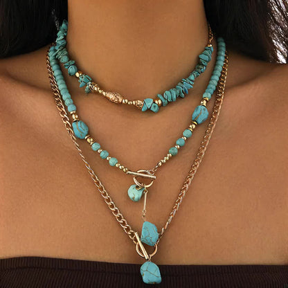 Evelise | Un conjunto de tres collares apilados de cuentas turquesas bohemias para mujeres