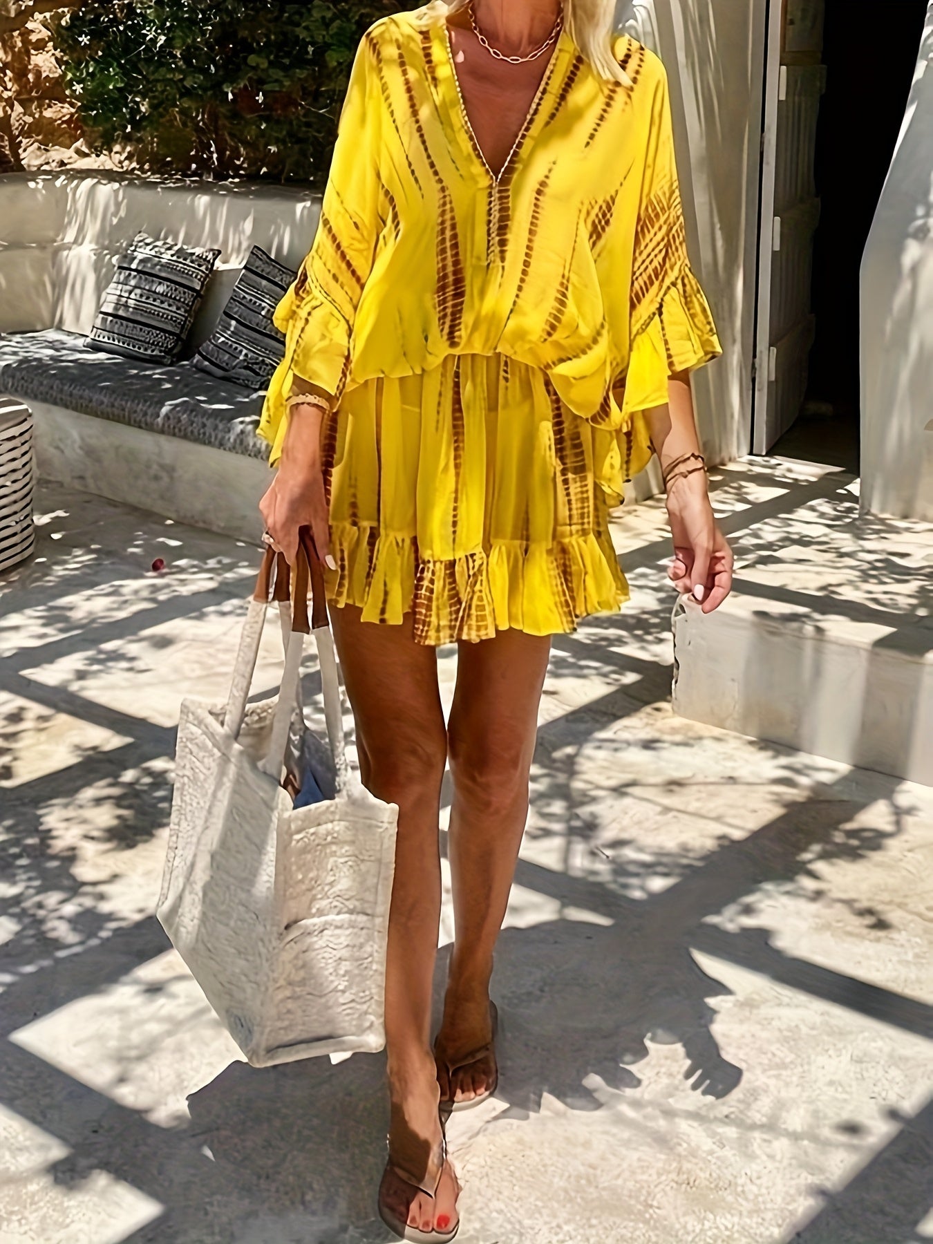Ainsley | Vestido Suelto de Chifón con Manga Murciélago y Estampado de Rhinestones en V para Mujeres