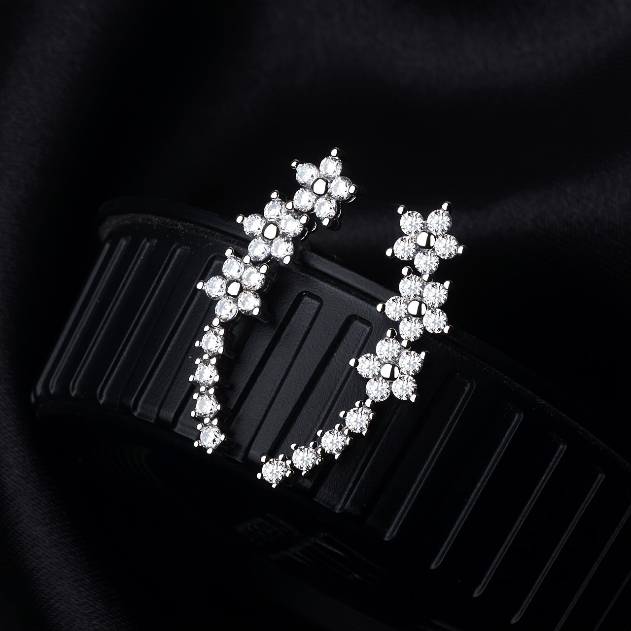 Soreya™ Aretes Florales Elegantes con Estilo Atemporal