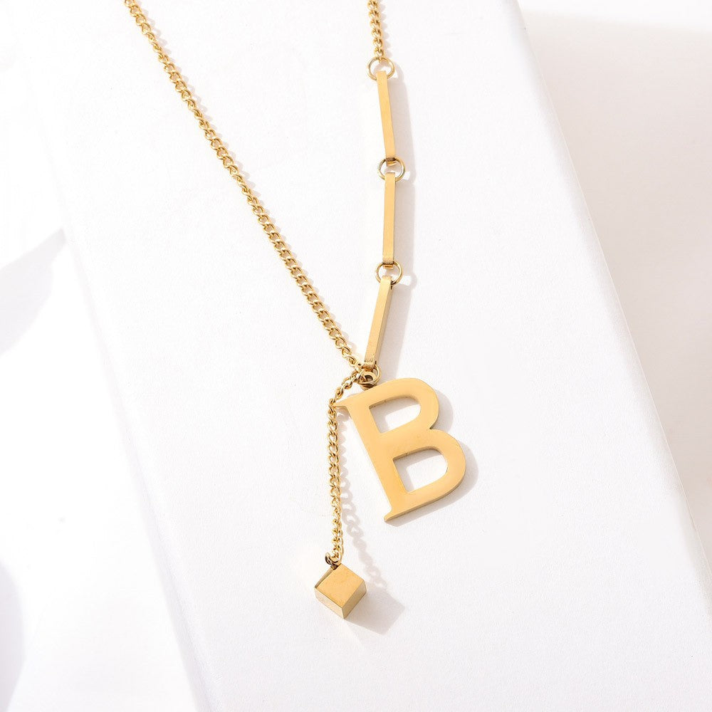 Blakely™ Collar con Inicial Personalizada en Acabado Elegante
