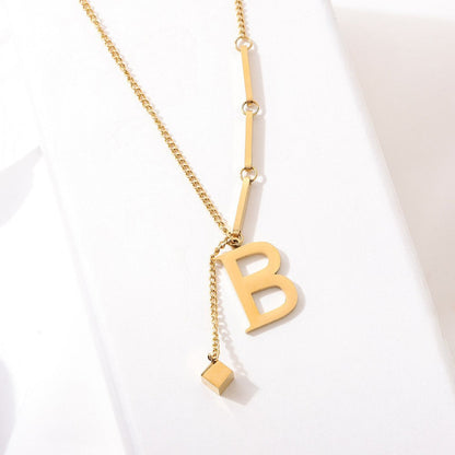 Blakely™ Collar con Inicial Personalizada en Acabado Elegante