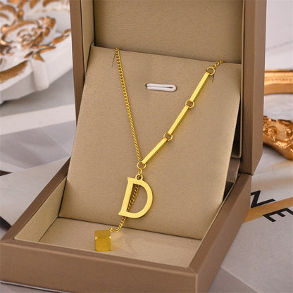Blakely™ Collar con Inicial Personalizada en Acabado Elegante