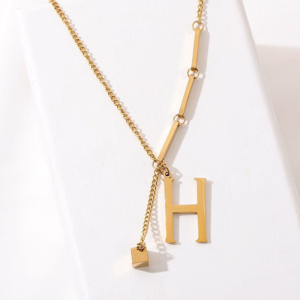 Blakely™ Collar con Inicial Personalizada en Acabado Elegante