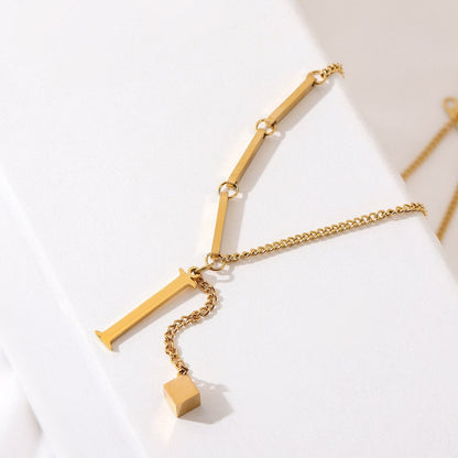 Blakely™ Collar con Inicial Personalizada en Acabado Elegante