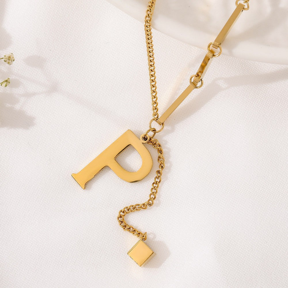Blakely™ Collar con Inicial Personalizada en Acabado Elegante