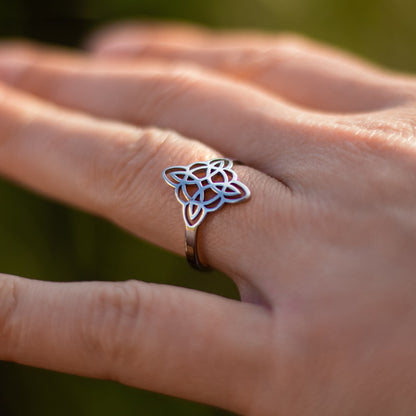 Mavrelle™ Anillo místico de nudo protector con diseño elegante