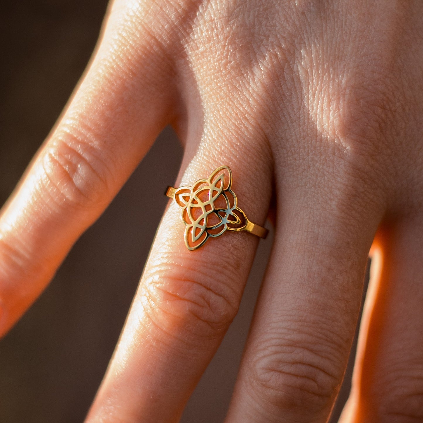 Mavrelle™ Anillo místico de nudo protector con diseño elegante