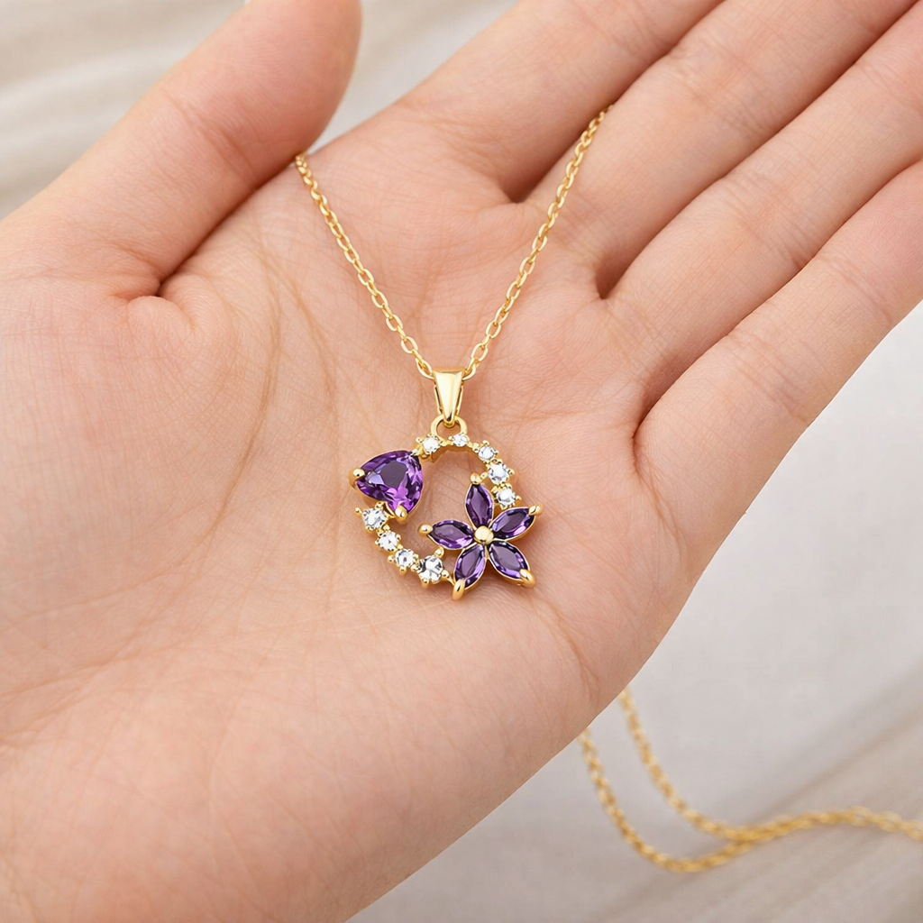 Halia™ Collar Corazón en Flor