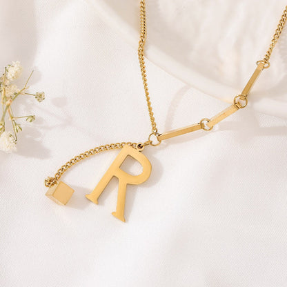 Blakely™ Collar con Inicial Personalizada en Acabado Elegante