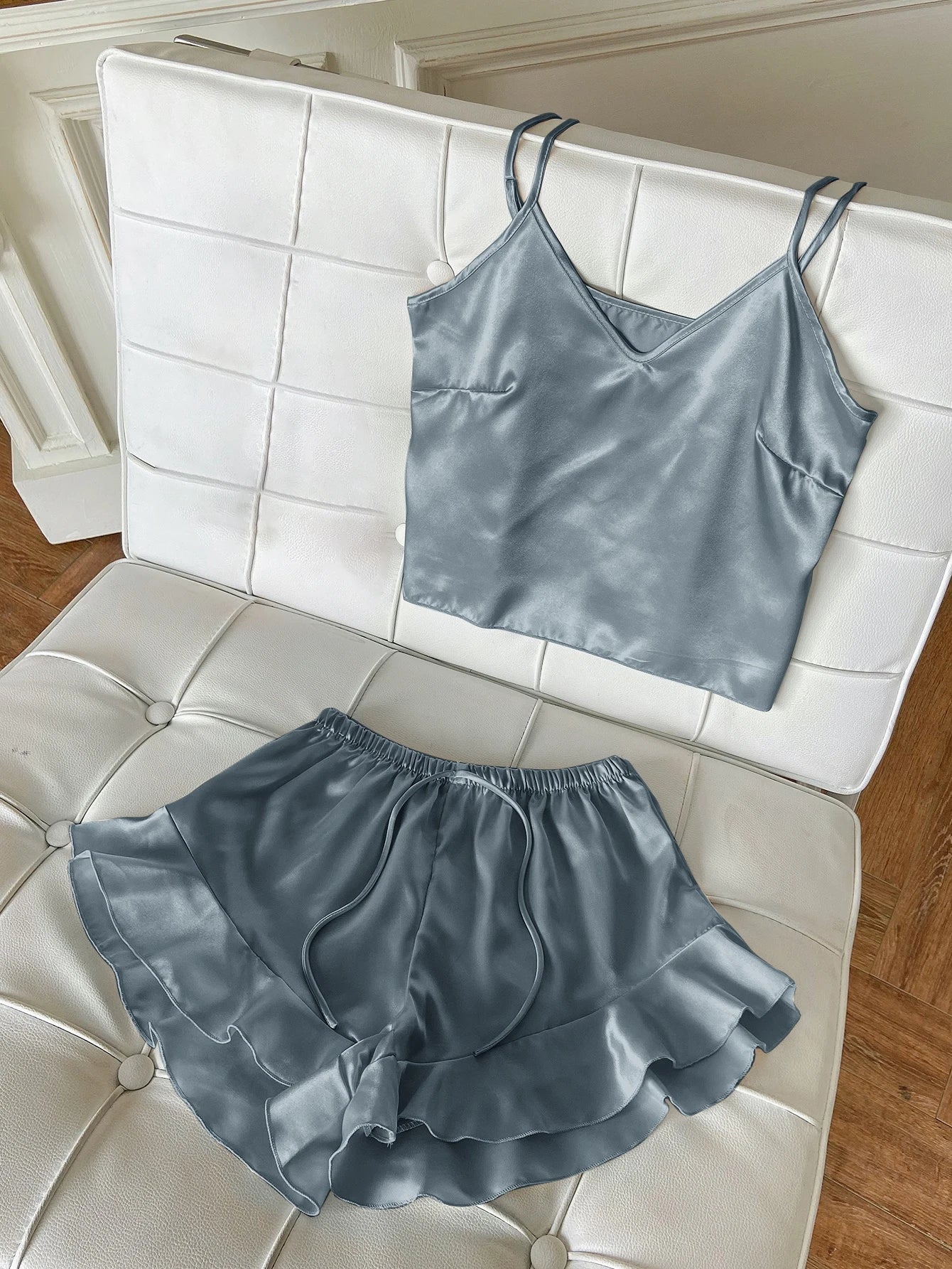 Jessa™ Conjunto de Pijamas Completo con Top de Satén y Pantalones Cortos