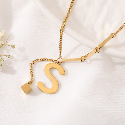 Blakely™ Collar con Inicial Personalizada en Acabado Elegante