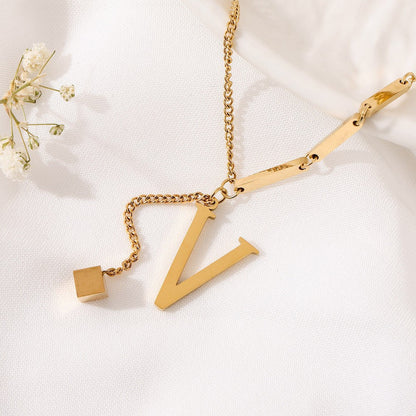 Blakely™ Collar con Inicial Personalizada en Acabado Elegante