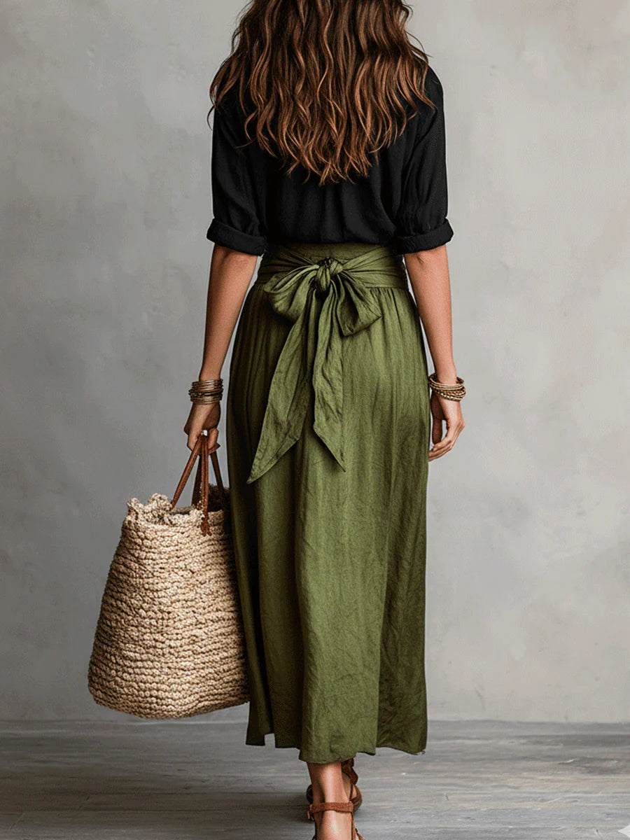 Yvette™ Conjunto de dos piezas: camiseta negra y falda midi verde oliva