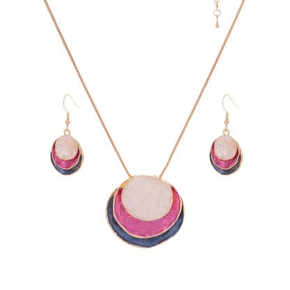 Vedae™ Aretes Elegantes de Flor con Acabado Dorado y Perla