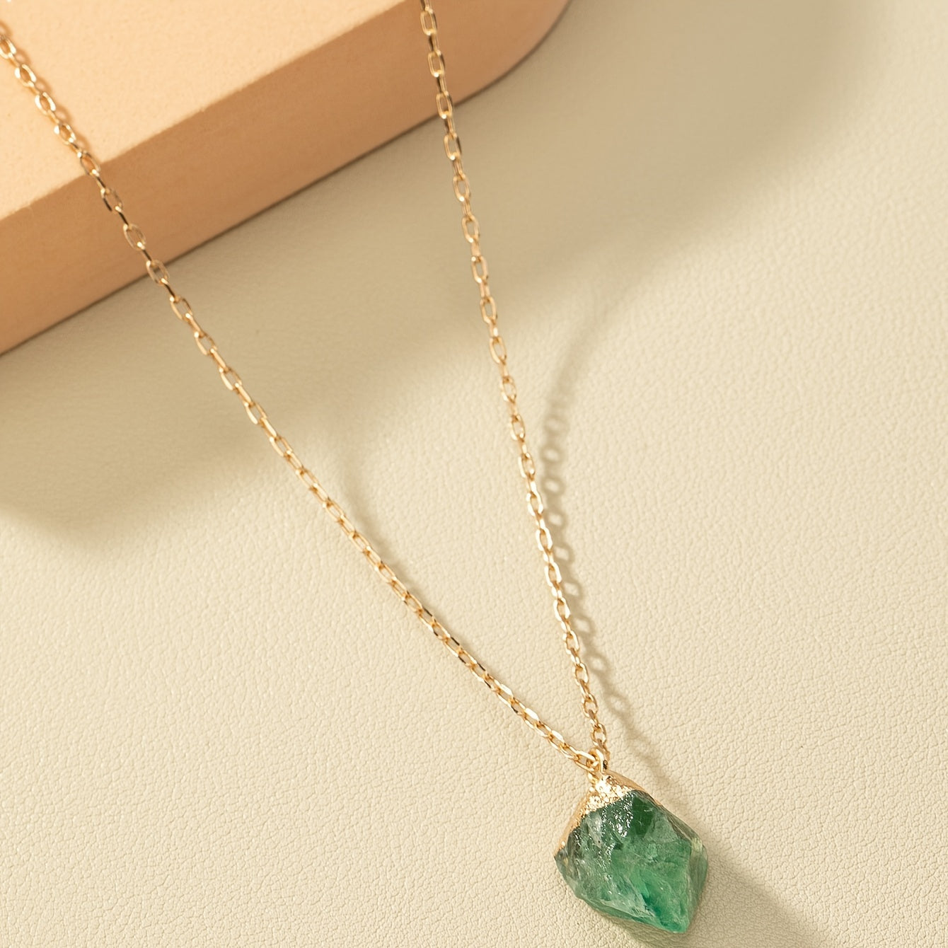 Taria™ Collar Minimalista con Colgante Irregular Bañado en Oro de 14K