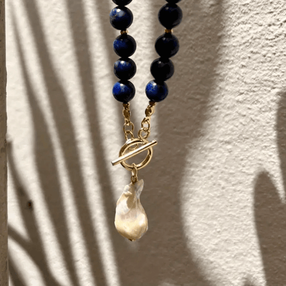 Havento™ Collar Barroco Bohemio con Perlas y Detalles Azul Marino