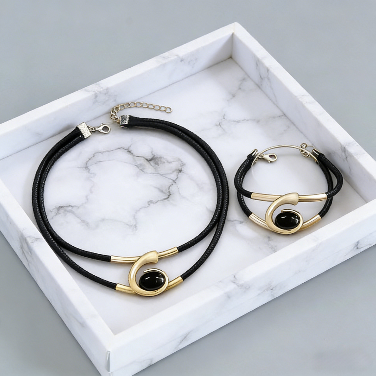 Suri™ Conjunto de collar y pulsera estilo vintage boho