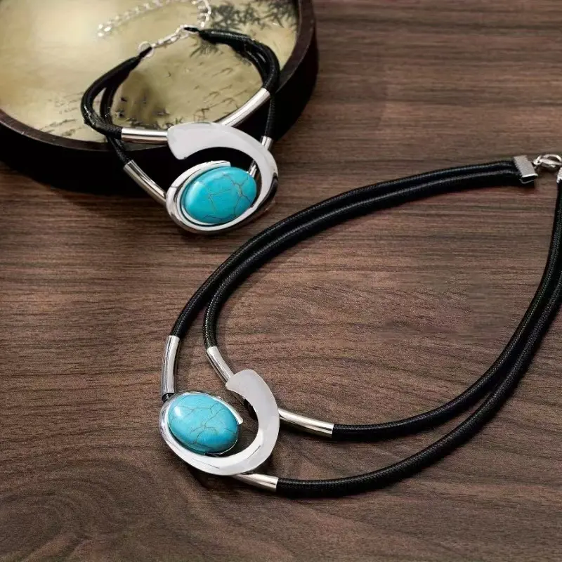 Suri™ Conjunto de collar y pulsera estilo vintage boho