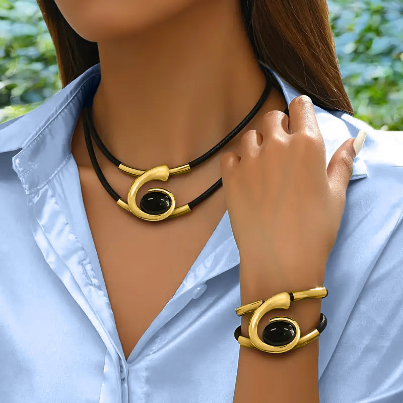 Suri™ Conjunto de collar y pulsera estilo vintage boho